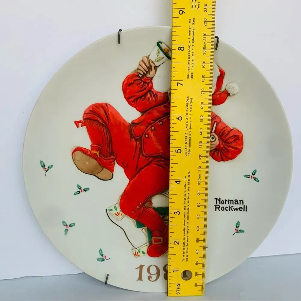 1981 Norman Rockwell Santa Art Plate